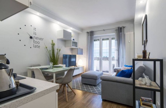 Easylife - Modern and fresh three-room apartment in Milan