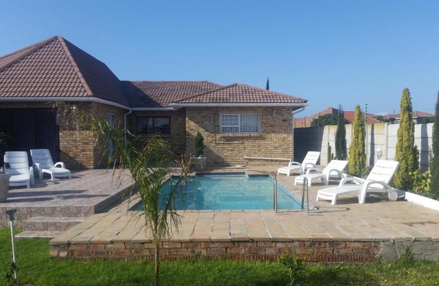 Ebenezer Guesthouse Bluewater Bay