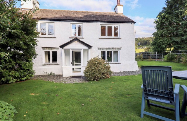 ECCLERIGG OLD FARM, pet friendly, with open fire in Ambleside