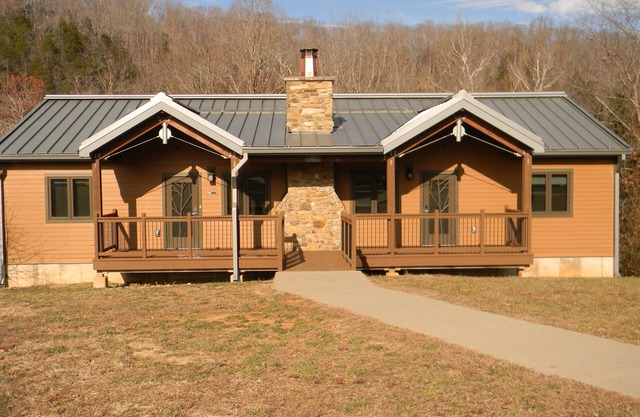 Echo Bluff State Park