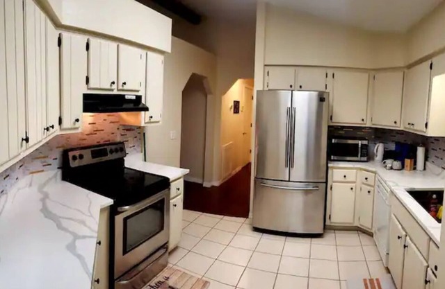 Eclectic Ranch Style Home - Sleeps 12