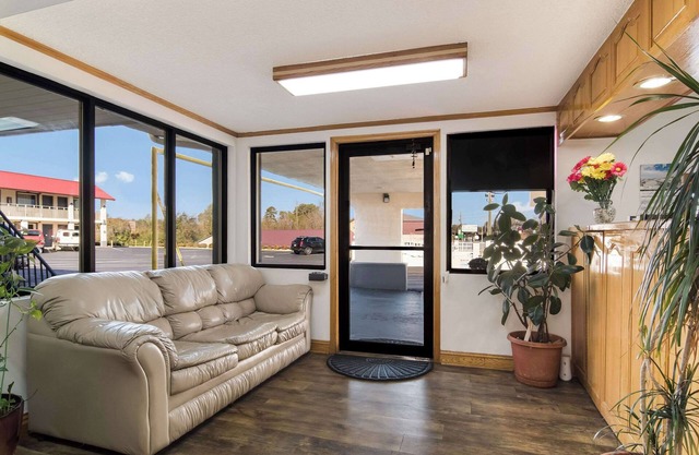 Econo Lodge Calhoun North Damascus