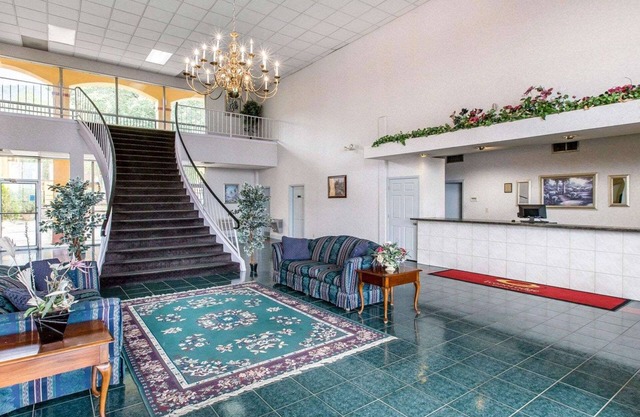 Econo Lodge Dalton West