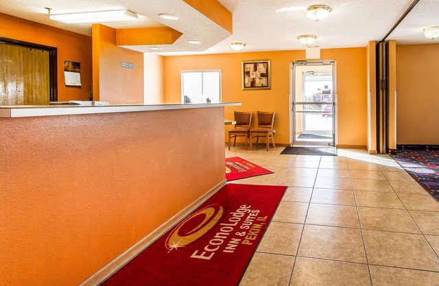 Econo Lodge Inn & Suites Pekin - Peoria Area