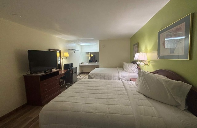 Economy Inn & Suites