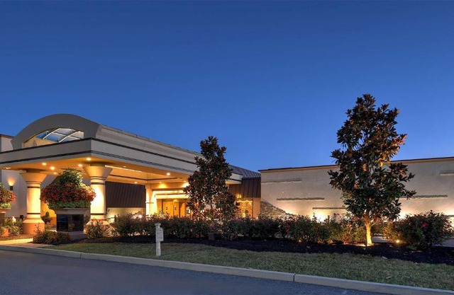 Eden Resort and Suites, BW Premier Collection