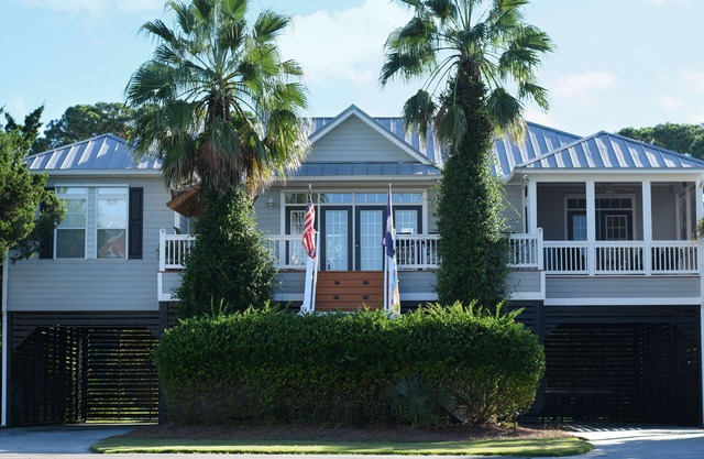 Edisto Beach House on Golf Course with GOLF CART available!
