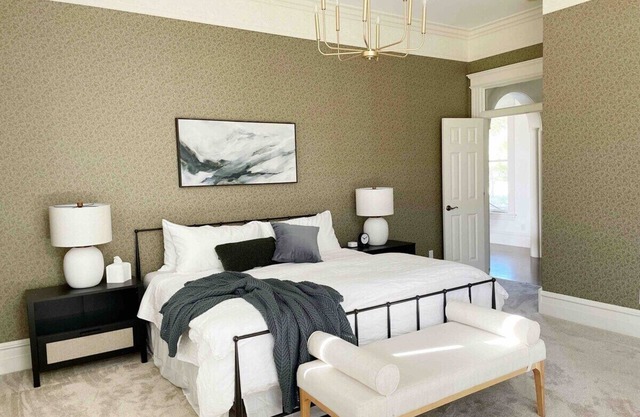 Edna Estate Modern Victorian, Sleeps 17, Hot Tub, by SLO Cal Stays