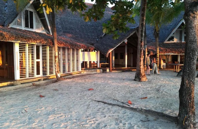 eEnjoy your relaxing vacation right on the beach at hotel Belvedere "la Villa"