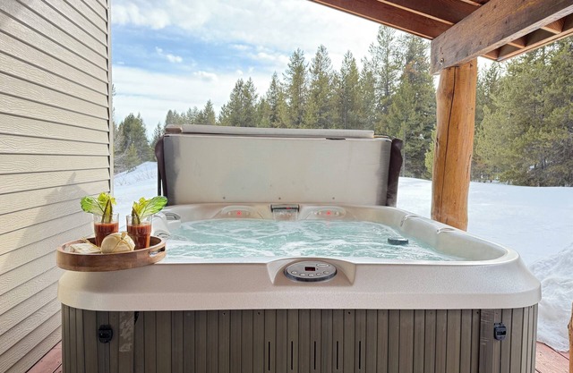 EF Bear Creek Inn* Private Hot Tub, 3Br, Sleeps 10, Free Wifi, Fire Pit
