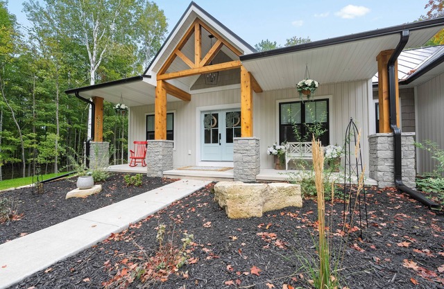 Egg Harbor home~Dog-Friendly w/Outdoor bar