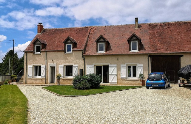 Éguzon beach and lake 500 m away! Classified* air-conditioned gîte - sleeps 10