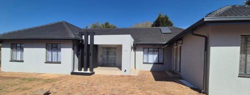 Ekuhlaleni a home away from home R7