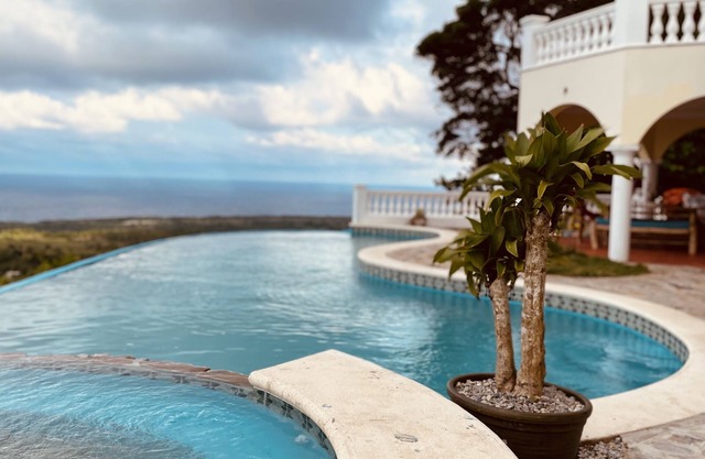 El Castillo Tropical