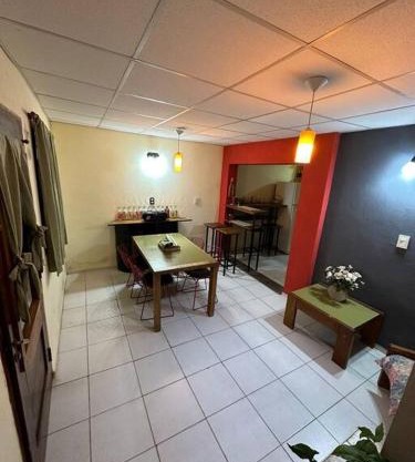 El jardín de Sarobe, Depto completo con estacionamiento