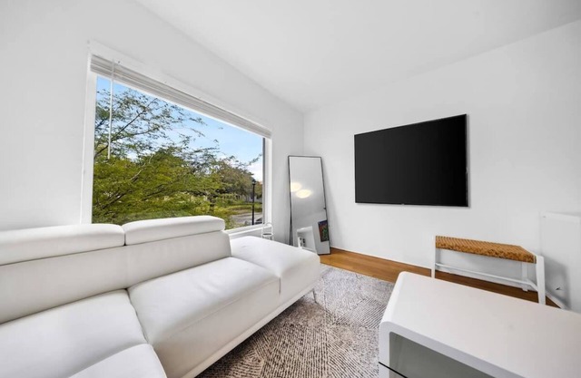 El Portal Miami 2-Bedroom Apt