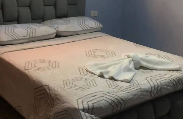 El Reposo Real/Cozy Room with Private Bathroom.