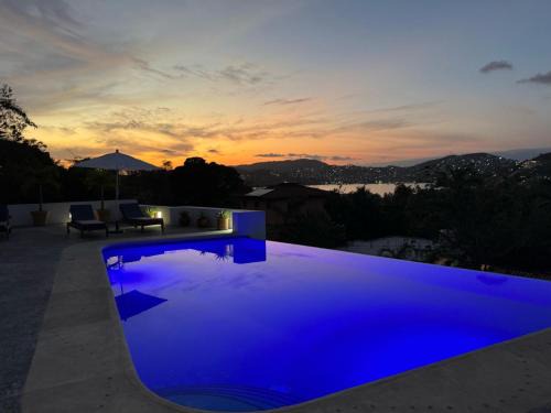 El Tular 002 2 bedroom villa 7 mins walk from La Ropa beach