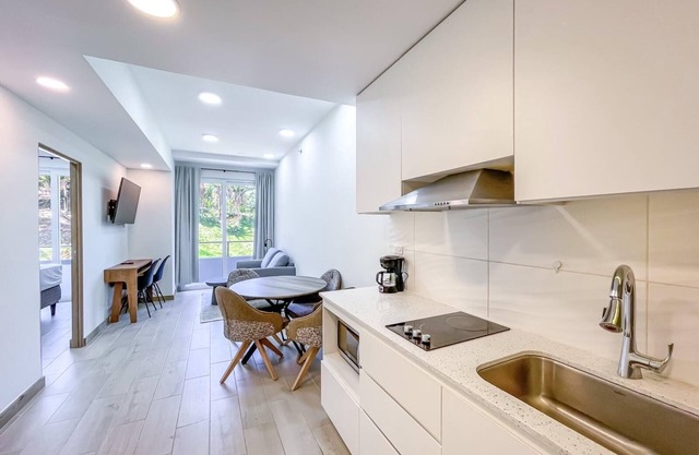 Elegant 1BR in Duna Residences