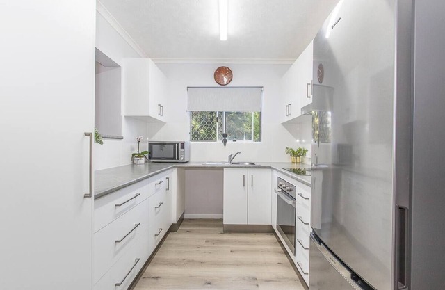 Elegant 2 bed 1 bath apartment