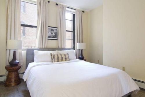 Elegant 2 bed 2 bath furnished apartment in FiDi