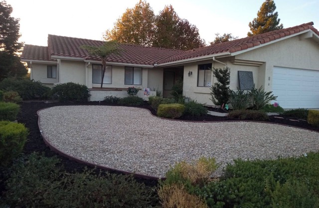 Elegant 3 bedroom 2 bathroom home on three golf courses 1 mile from the beach.