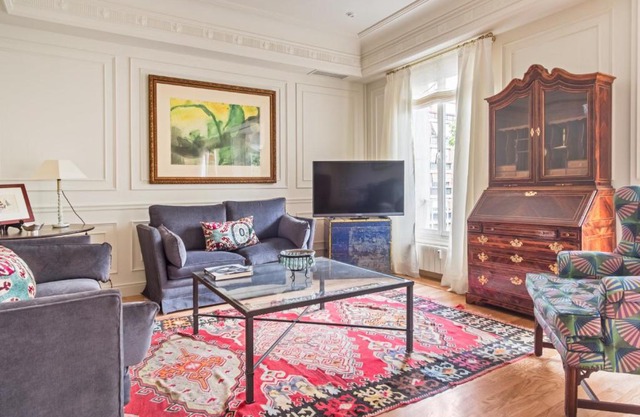 Elegant 3-Bedroom Apartment in Exclusive Barrio Salamanca Stylish & Spacious, Padilla III