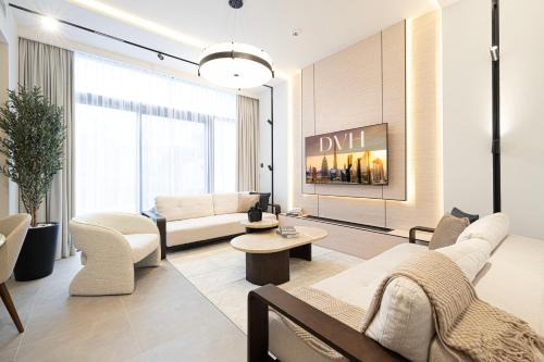 Elegant 4BR Villa, Bali Pool Retreat, Ruba, A Ranches 3