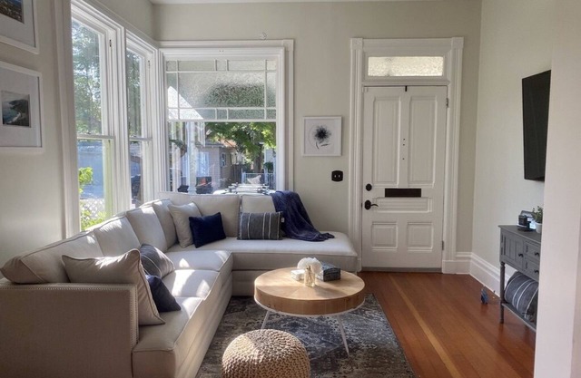 Elegant and Peacefully Located Home, AC, Walk Everywhere