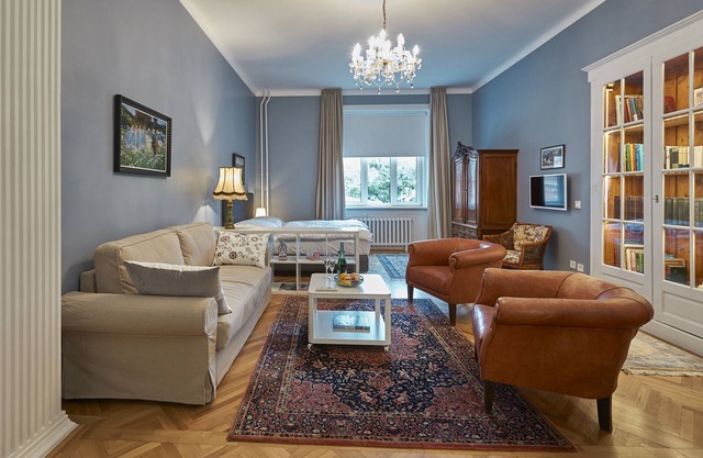 Elegant apartment, 5 minutes' walk from the castle