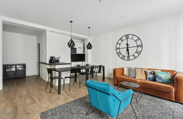 Elegant apt in Concorde district of Paris