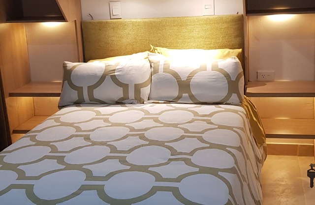 Elegant Cozy Apt. Steps from zone G