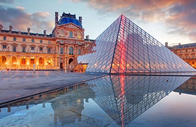 Elegant Historic 6Bdr/5Bth Apartment with Louvre View