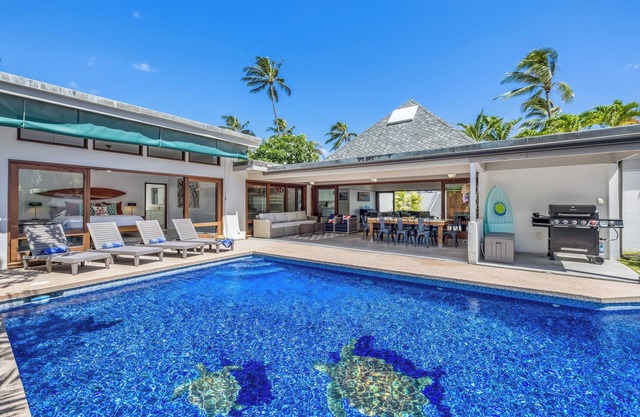 Elegant Home w/Private Beach Access, Pool & AC: Relaxing Lokomaika'i Kailua