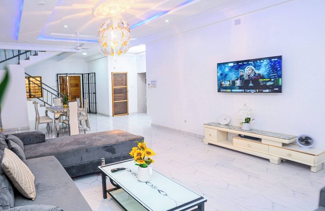 Elegant House near the Beach in Lomé, agbavi – A/C & Wi-Fi Included