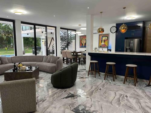 Elegant, Modern style Villa in Playa Nueva Romana2