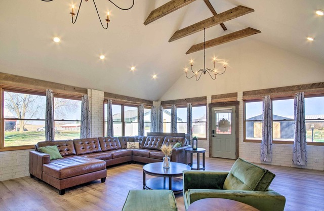 Elegant Prairie Home in Rolla w/ Fire Pit!