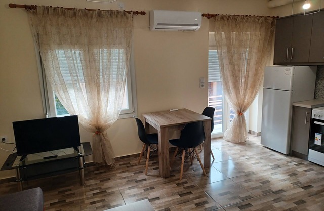 Elegant Studio Mytilini - 5 λεπτά από το κέντρο της πόλης!