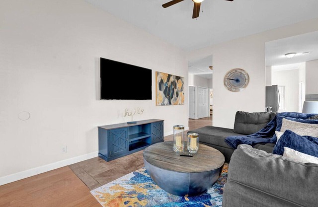 Elegant styled 3BR home 5-min from Beale Street