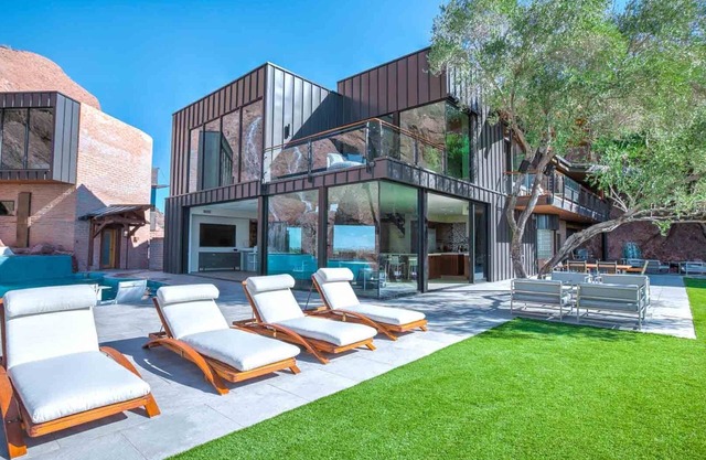 Elite Mountain Escape with Iconic Views, Private Villa & Resort-Style Luxury