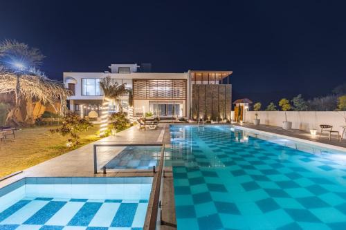 ELIVAAS Prive 5 BHK Kvanya Mansion with Pvt Pool & Home Theater