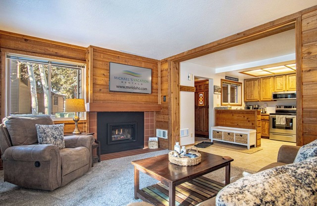 Elkhorn Bluff Condo + Complex & Resort Amenities