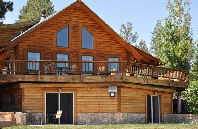 Elkwood Manor Bed & Breakfast