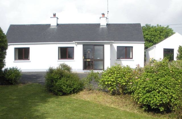 Elm Cottage Sleeps 6 with Private Garden