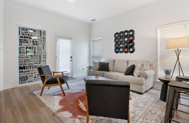 Elvis in the burbs - Stylish home in Cordova