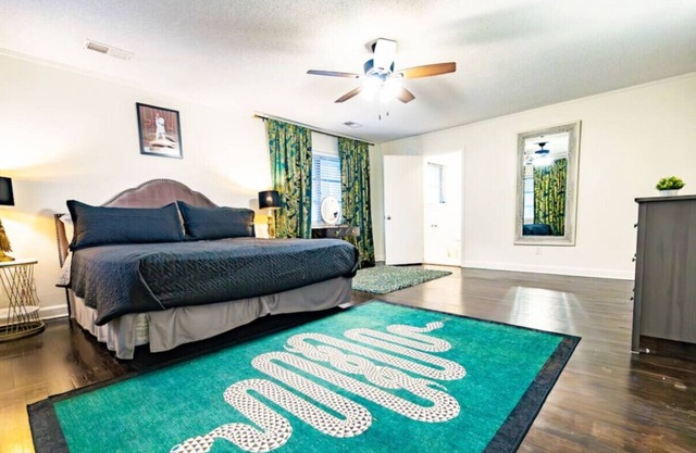 Elvis' lovely home near Graceland