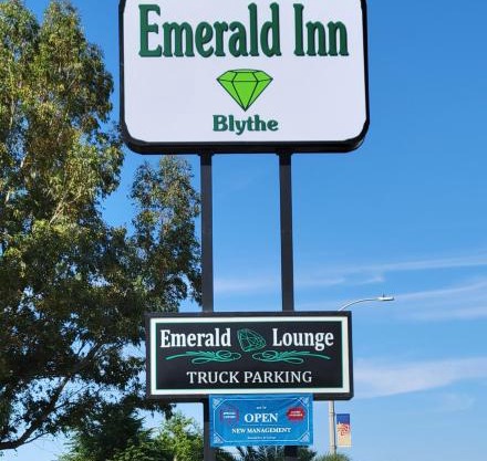 Emerald Inn & Lounge