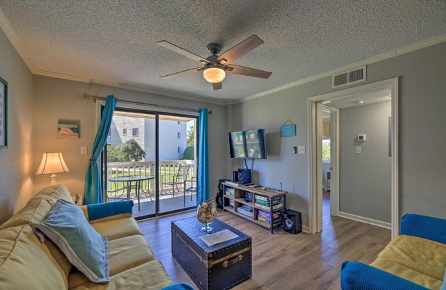 Emerald Isle Resort-Style Condo Walk to Beaches!