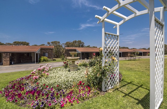 Emu Beach Chalets