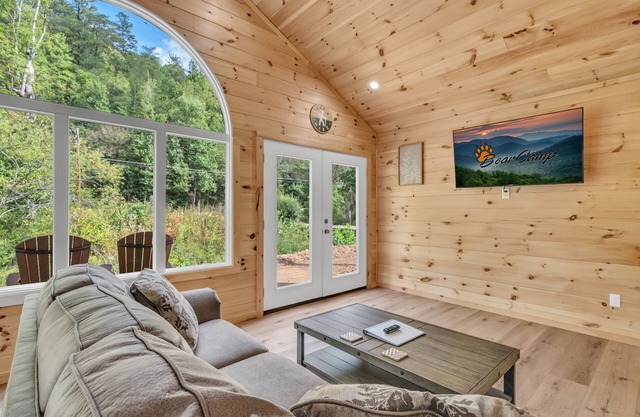 Enchanted Bungalow, Blue Moon, Pickleball Court, Mountain Views, Starting at $69
